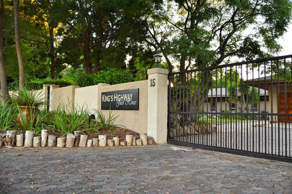 King'S Highway Guest House Somerset West Exterior photo