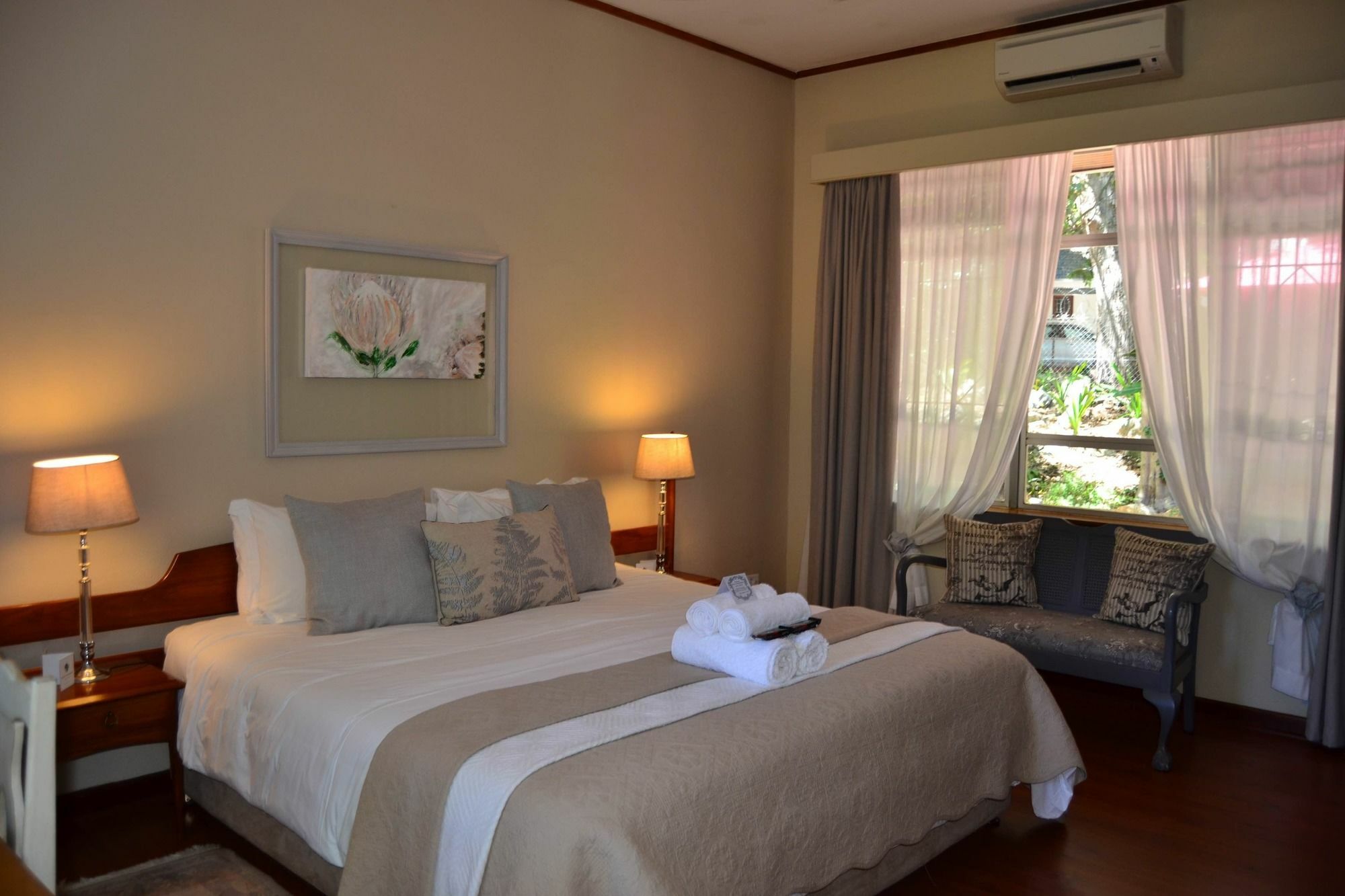 King'S Highway Guest House Somerset West Exterior photo